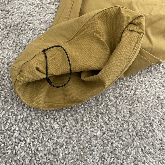 Never worn men’s hiking pants. Great for any outdoor activity! - Picture 9 of 9